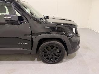 Jeep Renegade 4xe 190 Plug-in-Hybrid Electric Summum picture 4