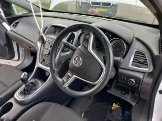 Opel Astra Astra J GTC (PD2/PF2), Hatchback 3-drs, 2011 / 2018 1.4 Turbo 16V ecoFLEX 120 picture 11