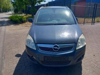 Opel Zafira  picture 2