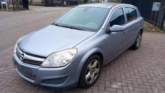 Opel Astra Astra H (L48), Hatchback 5-drs, 2004 / 2014 1.4 16V Twinport picture 3