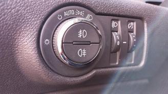 Opel Astra Astra J (PC6/PD6/PE6/PF6), Hatchback 5-drs, 2009 / 2015 1.7 CDTi 16V 110 picture 26