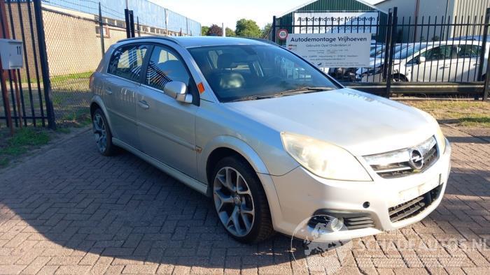 Opel Signum Signum (F48), Hatchback 5-drs, 2003 / 2008 2.2 direct 16V