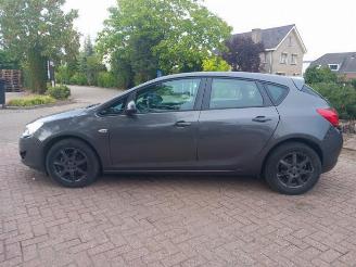Opel Astra Astra J (PC6/PD6/PE6/PF6), Hatchback 5-drs, 2009 / 2015 1.6 16V Ecotec picture 4