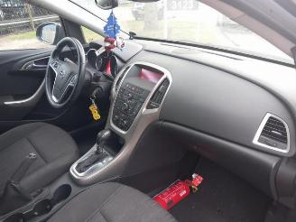 Opel Astra Astra J (PC6/PD6/PE6/PF6), Hatchback 5-drs, 2009 / 2015 1.6 16V Ecotec picture 10