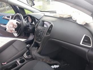 Opel Astra Astra J (PC6/PD6/PE6/PF6), Hatchback 5-drs, 2009 / 2015 1.4 Turbo 16V picture 10