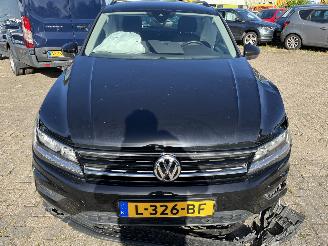 Volkswagen Tiguan 1.5 TSI Highline  Automaat picture 2