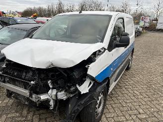 skadebil auto Peugeot Partner 1.5 HDI 2020/2
