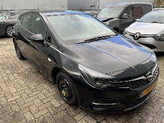 Opel Astra 1.2 Edition   HB picture 4