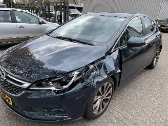 krockskadad bil auto Opel Astra 1.0 Turbo Business +  5 Drs 2017/7