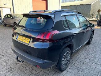 Peugeot 2008 1.2 PureTech Blue Lion picture 5