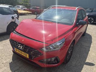 Voiture accidenté Hyundai I-30 Wagon 1.0 T-GDI MHEV  Comfort 2022/3