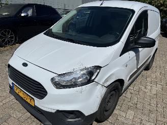 krockskadad bil auto Ford Transit Courier Van 1.5 TDCI 2020/1