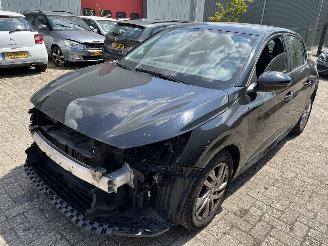 Damaged car Peugeot 208 1.2 PureTech Active 2020/2