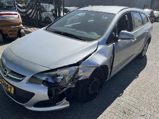 damaged passenger cars Opel Astra 1.4 Edition Stationcar 2015/7