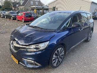 damaged passenger cars Renault Grand-scenic 1.3 TCE Business Zen  7 persoons 2022/1