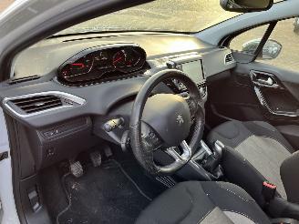 Peugeot 208 1.2 Pure Tec  5 drs picture 15