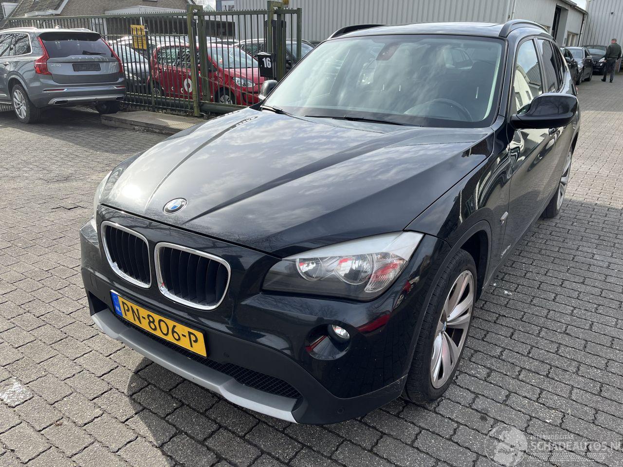 BMW X1 2.0 D  X-Drive   Automaat  ( schadevrij ) Panoramadak-Leer