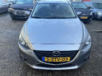 Mazda 3 2.0 TS Skyactive  5 Drs picture 2