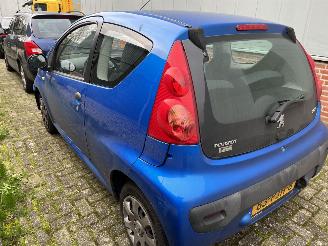 Peugeot 107 1.0-12V  XR   3 drs picture 5