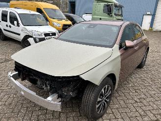 Unfallwagen Mercedes A-klasse 180  Automaat   ( 11201 KM ) 2022/6