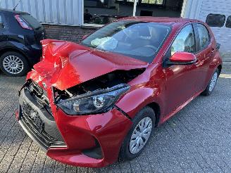 damaged passenger cars Toyota Yaris 1.0 VVT-I  Active 2023/5