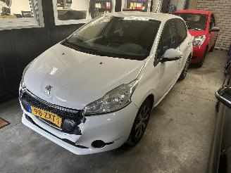 škoda osobní automobily Peugeot 208 1.2 VTI  Active 2013/4
