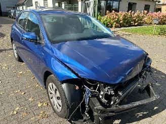 Volkswagen Polo 1.0   5 Drs picture 3