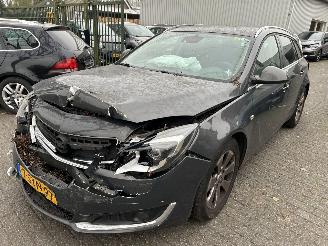 Vaurioauto  passenger cars Opel Insignia Sports Tourer 2.0 CDTI 2014/1