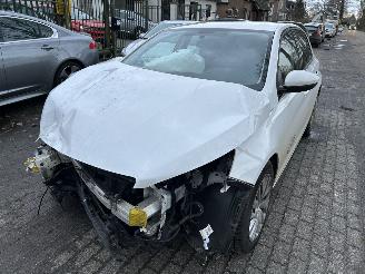 Vaurioauto  passenger cars Peugeot 308 1.2 PureTech  5 Drs 2020/2