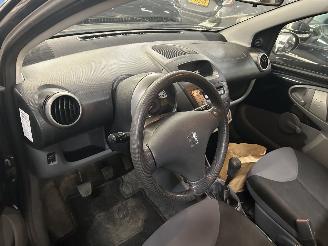 Peugeot 107 1.0-12V  XR   5 Drs picture 6