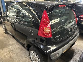Peugeot 107 1.0-12V  XR   5 Drs picture 5