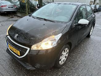 škoda osobní automobily Peugeot 208 1.0   5 Drs   ( Motorschade ) 2015/1