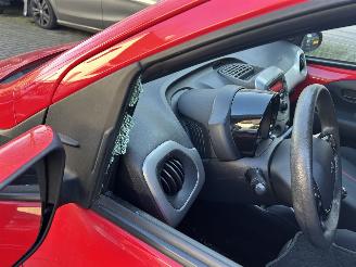 Peugeot 108 1.0 picture 8