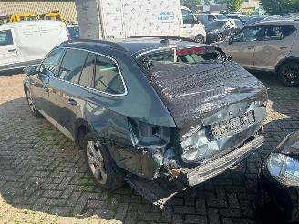 Skoda Superb Stationcar 2.0 TDI  Automaat picture 6