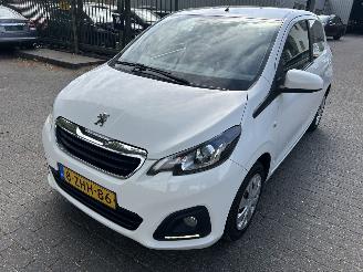 Vaurioauto  passenger cars Peugeot 108 1.0  e-VTI  Active 2015/2