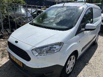 dañado vehículos comerciales Ford Transit Courier Van 1.5 TDCI  Trend 2015/9