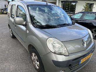 Renault Kangoo 1.6 -16 V  Expression Automaat  ( 5 persoons ) picture 3