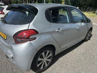 Peugeot 208 1.6 Blue HDI picture 4