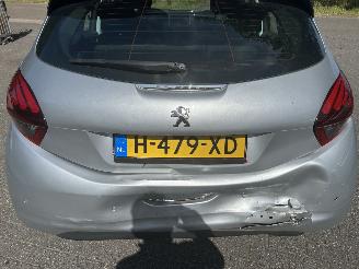 Peugeot 208 1.6 Blue HDI picture 9