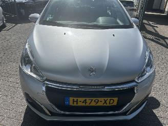 Peugeot 208 1.6 Blue HDI picture 2
