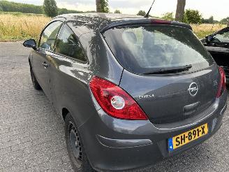 Opel Corsa 1.2 - 16 V    3 drs picture 5