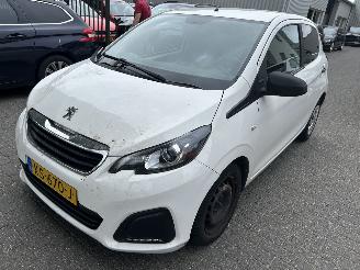 Vaurioauto  passenger cars Peugeot 108 e-VTI 2016/11