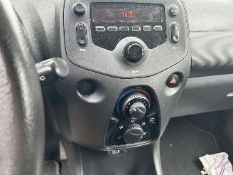 Peugeot 108 e-VTI picture 9