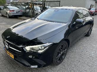 Vaurioauto  passenger cars Mercedes Cla-klasse 200 D  Shooting Break  Automaat 2020/1