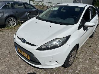 damaged passenger cars Ford Fiesta 1.6 TDCI 2010/10