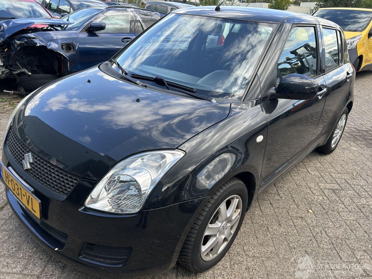 Suzuki Swift 1.3     5 Drs