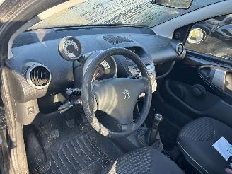 Peugeot 107 1.0-12V  Active  5 Drs - Airco picture 8