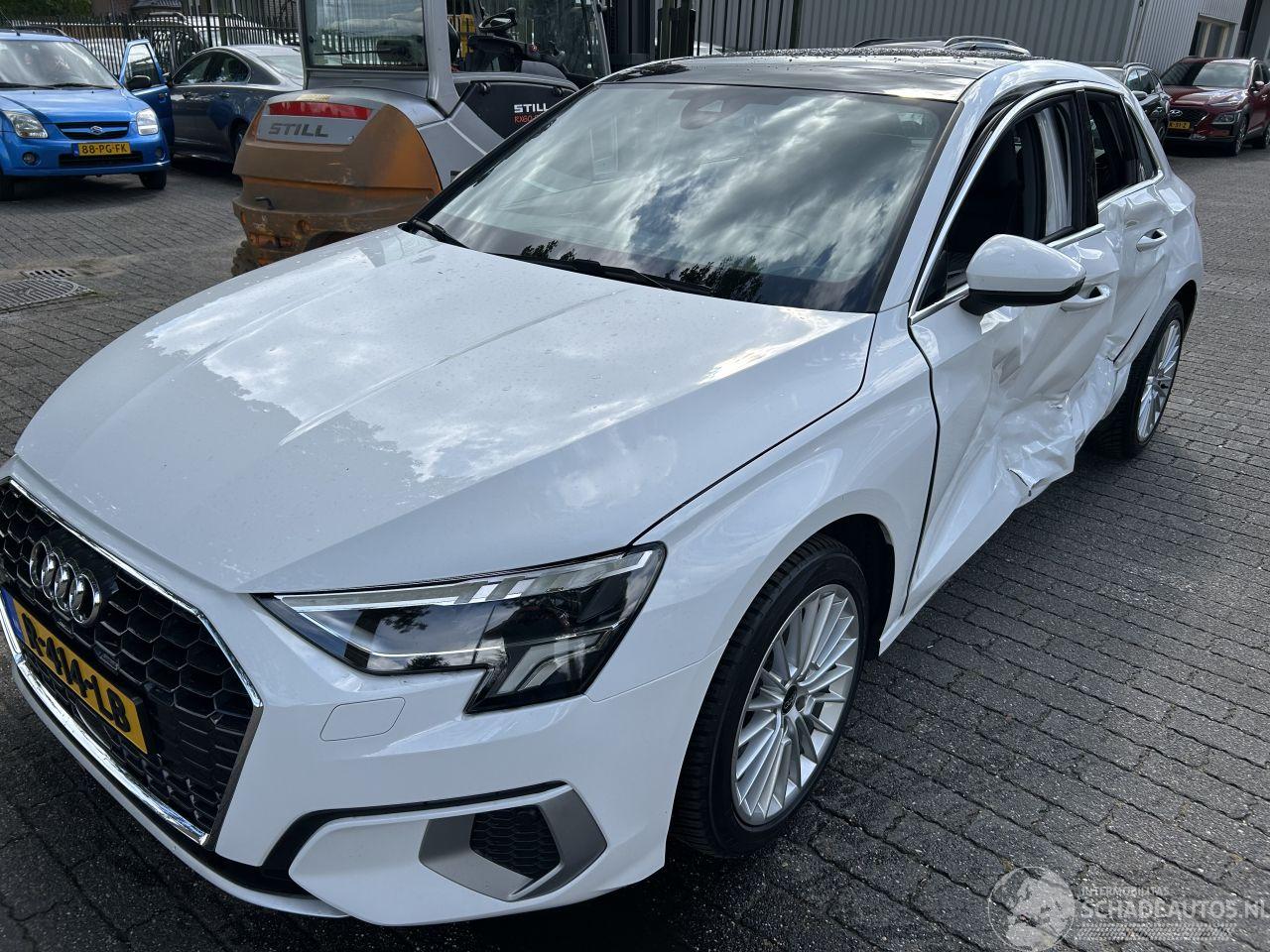 Audi A3 Sportback  3.0 TFSI   ( Panoramadak )