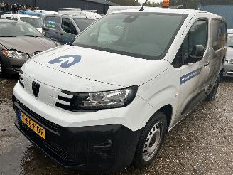 škoda dodávky Peugeot Partner 1.5 Blue HDI  100 S&S   ( 5579 Km ) 2024/8
