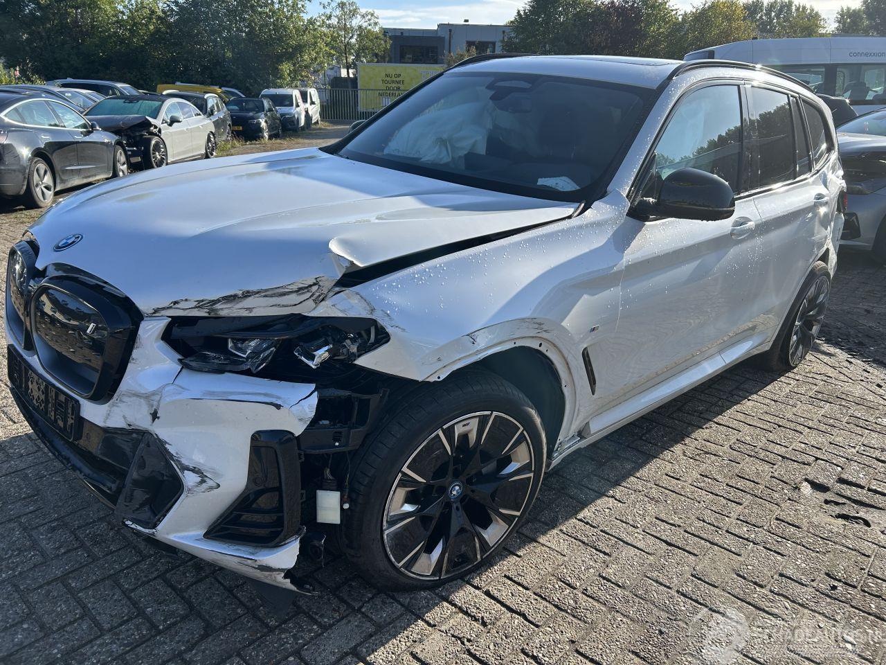 BMW iX3 Executive ( leer-Panoramadak)